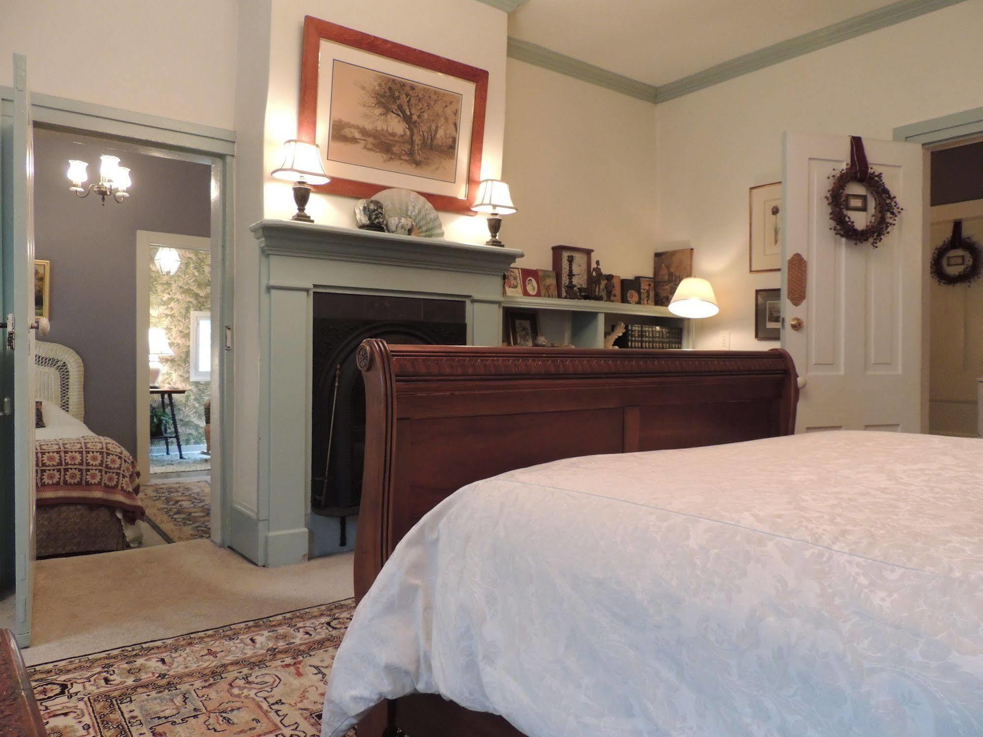 1868 Magnolia House Inn Lexington Extérieur photo